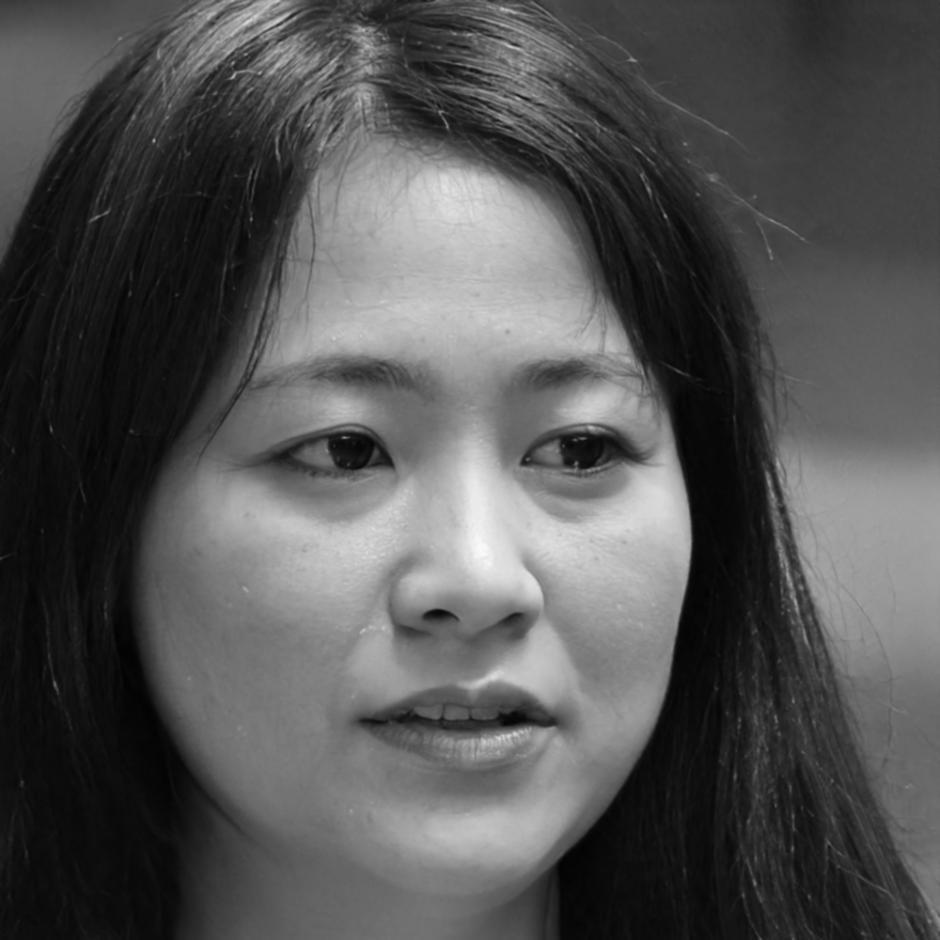 Sarah Mitchell - Financial Strategy Expert